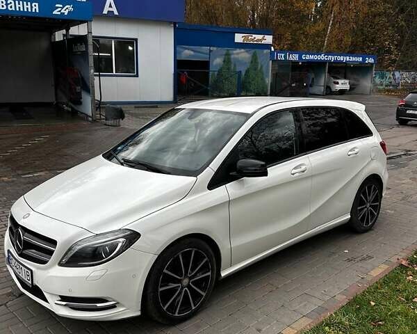 Білий Мерседес Б-клас, об'ємом двигуна 1.46 л та пробігом 146 тис. км за 11600 $, фото 8 на Automoto.ua