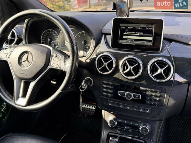 Белый Мерседес Б-класс, объемом двигателя 1.8 л и пробегом 200 тыс. км за 11800 $, фото 7 на Automoto.ua