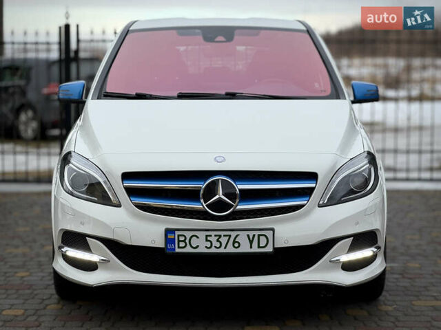 Білий Мерседес Б-клас, об'ємом двигуна 0 л та пробігом 160 тис. км за 9500 $, фото 10 на Automoto.ua