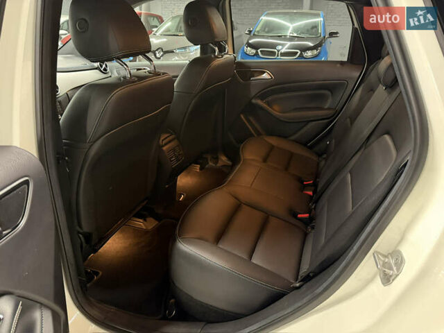 Білий Мерседес Б-клас, об'ємом двигуна 0 л та пробігом 94 тис. км за 10500 $, фото 8 на Automoto.ua