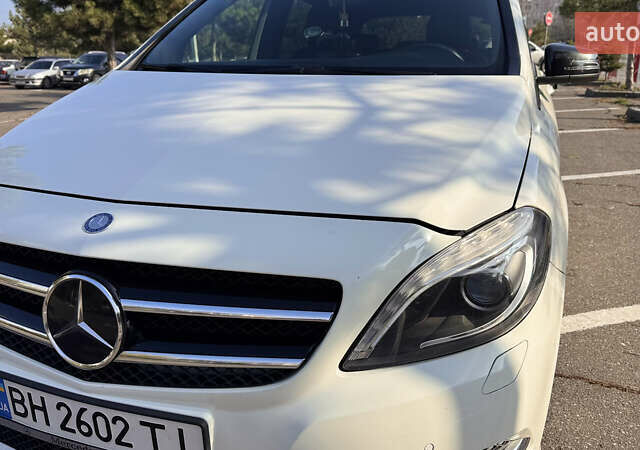 Белый Мерседес Б-класс, объемом двигателя 1.8 л и пробегом 200 тыс. км за 11800 $, фото 38 на Automoto.ua