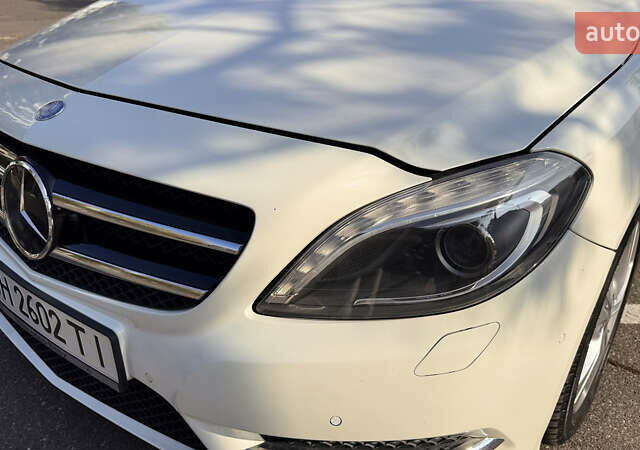 Белый Мерседес Б-класс, объемом двигателя 1.8 л и пробегом 200 тыс. км за 11800 $, фото 40 на Automoto.ua