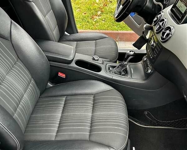 Білий Мерседес Б-клас, об'ємом двигуна 1.46 л та пробігом 146 тис. км за 11600 $, фото 15 на Automoto.ua