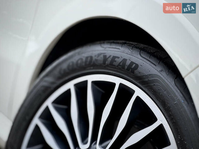 Білий Мерседес Б-клас, об'ємом двигуна 0 л та пробігом 160 тис. км за 9500 $, фото 6 на Automoto.ua