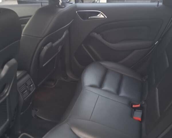 Белый Мерседес Б-класс, объемом двигателя 0 л и пробегом 60 тыс. км за 14500 $, фото 5 на Automoto.ua