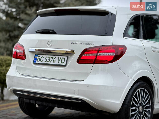 Білий Мерседес Б-клас, об'ємом двигуна 0 л та пробігом 160 тис. км за 9500 $, фото 30 на Automoto.ua