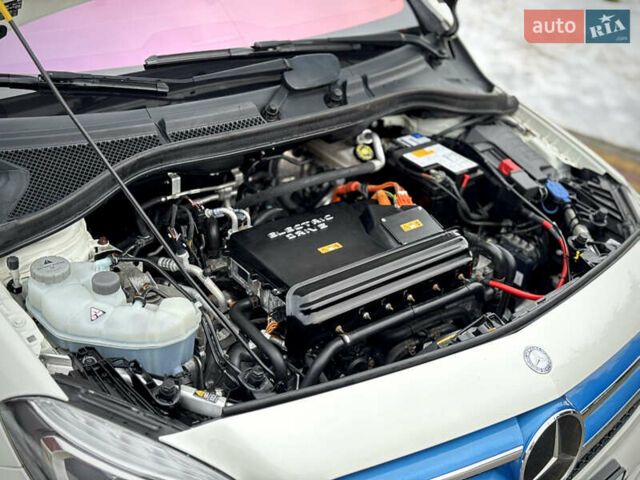 Білий Мерседес Б-клас, об'ємом двигуна 0 л та пробігом 160 тис. км за 9500 $, фото 72 на Automoto.ua