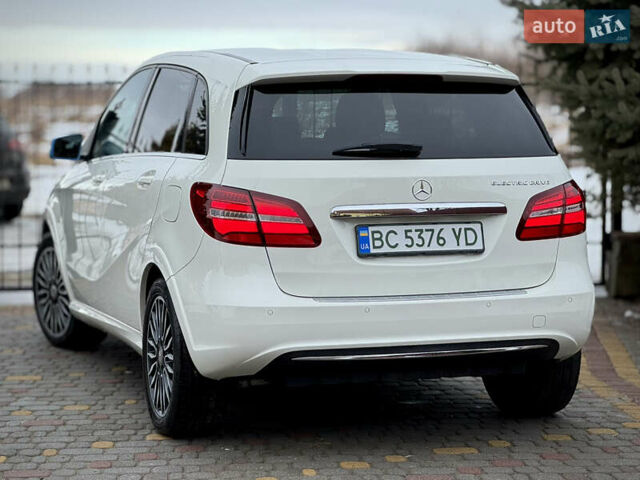 Білий Мерседес Б-клас, об'ємом двигуна 0 л та пробігом 160 тис. км за 9500 $, фото 21 на Automoto.ua