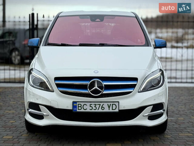 Білий Мерседес Б-клас, об'ємом двигуна 0 л та пробігом 160 тис. км за 9500 $, фото 9 на Automoto.ua