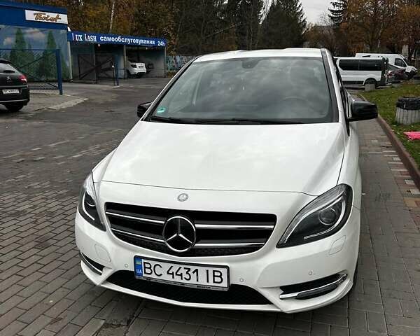 Білий Мерседес Б-клас, об'ємом двигуна 1.46 л та пробігом 146 тис. км за 11600 $, фото 6 на Automoto.ua