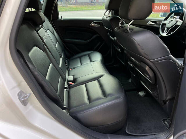 Белый Мерседес Б-класс, объемом двигателя 0 л и пробегом 132 тыс. км за 8999 $, фото 23 на Automoto.ua