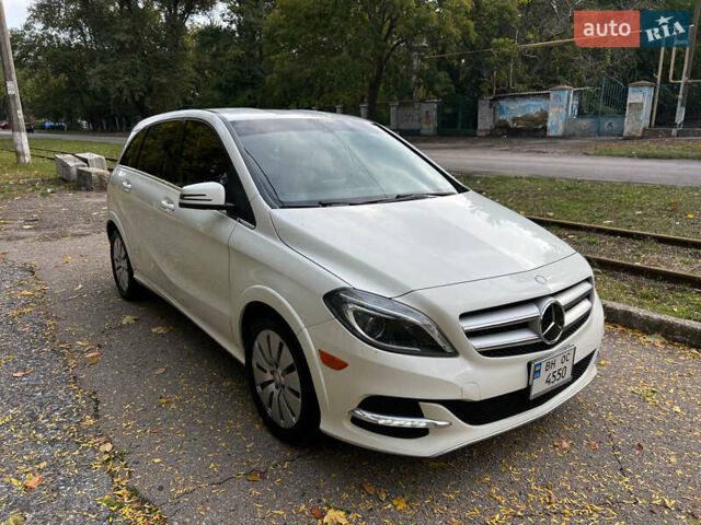 Белый Мерседес Б-класс, объемом двигателя 0 л и пробегом 132 тыс. км за 8999 $, фото 9 на Automoto.ua