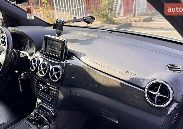 Белый Мерседес Б-класс, объемом двигателя 1.8 л и пробегом 200 тыс. км за 11800 $, фото 14 на Automoto.ua