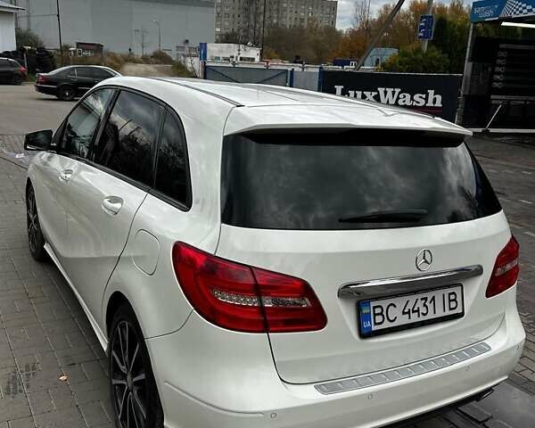 Білий Мерседес Б-клас, об'ємом двигуна 1.46 л та пробігом 146 тис. км за 11600 $, фото 5 на Automoto.ua