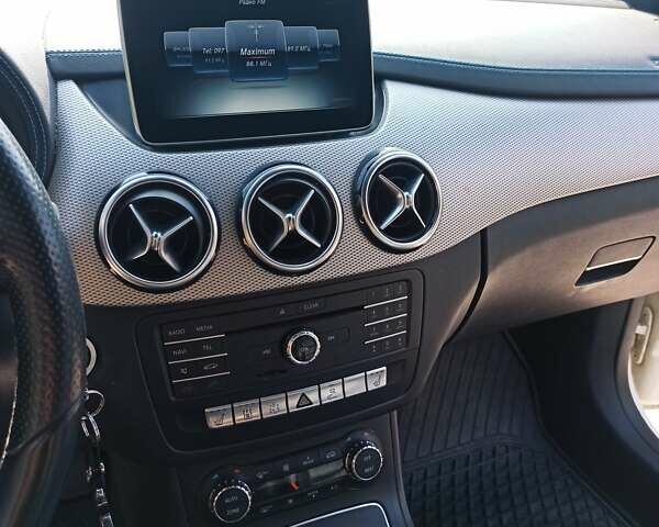 Білий Мерседес Б-клас, об'ємом двигуна 0 л та пробігом 134 тис. км за 10300 $, фото 20 на Automoto.ua