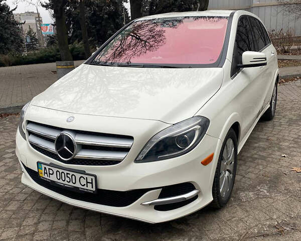 Білий Мерседес Б-клас, об'ємом двигуна 0 л та пробігом 113 тис. км за 10500 $, фото 12 на Automoto.ua