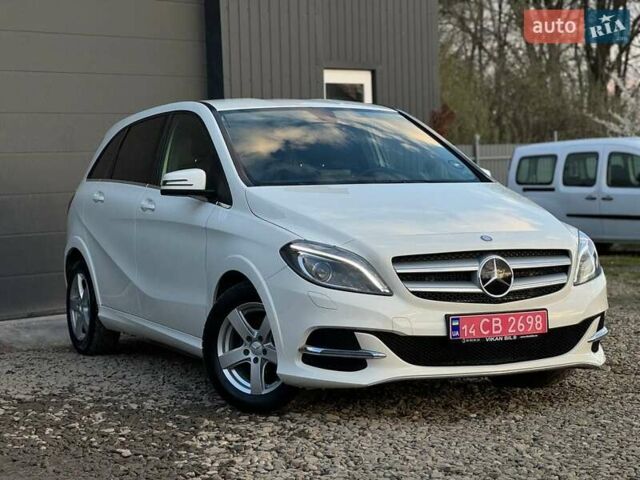 Белый Мерседес Б-класс, объемом двигателя 0 л и пробегом 82 тыс. км за 9800 $, фото 8 на Automoto.ua