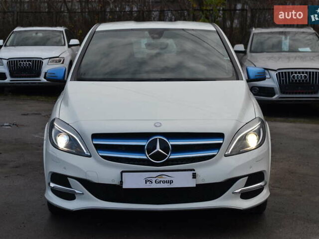 Білий Мерседес Б-клас, об'ємом двигуна 0 л та пробігом 104 тис. км за 10799 $, фото 2 на Automoto.ua