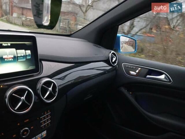 Белый Мерседес Б-класс, объемом двигателя 0 л и пробегом 104 тыс. км за 11300 $, фото 45 на Automoto.ua