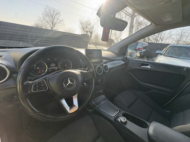 Білий Мерседес Б-клас, об'ємом двигуна 0 л та пробігом 147 тис. км за 8700 $, фото 20 на Automoto.ua