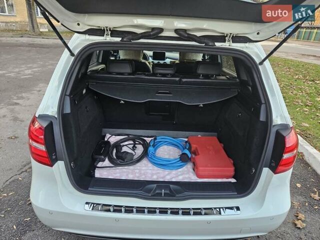 Белый Мерседес Б-класс, объемом двигателя 0 л и пробегом 86 тыс. км за 10800 $, фото 17 на Automoto.ua