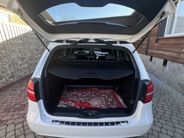 Белый Мерседес Б-класс, объемом двигателя 0 л и пробегом 82 тыс. км за 10500 $, фото 4 на Automoto.ua