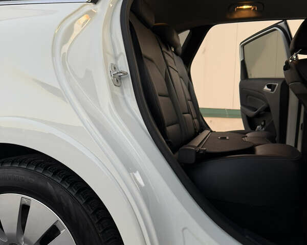 Белый Мерседес Б-класс, объемом двигателя 0 л и пробегом 81 тыс. км за 10950 $, фото 26 на Automoto.ua