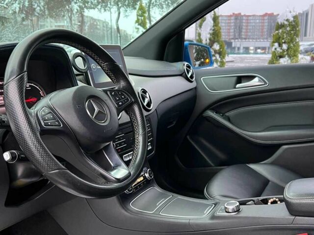 Белый Мерседес Б-класс, объемом двигателя 0 л и пробегом 146 тыс. км за 11700 $, фото 9 на Automoto.ua