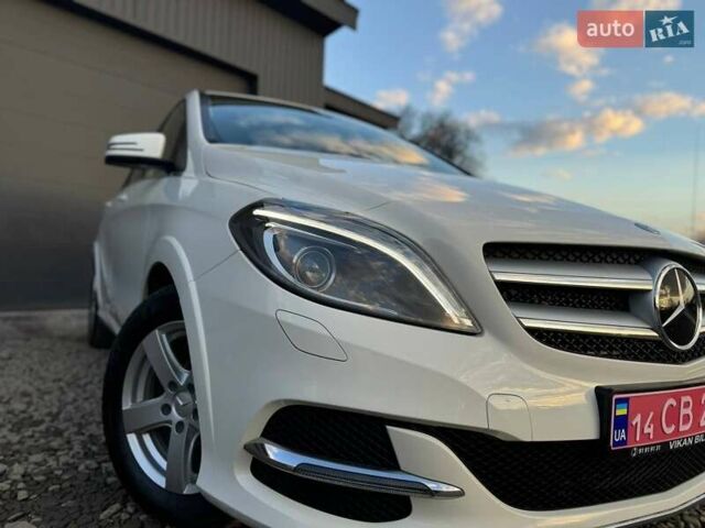 Белый Мерседес Б-класс, объемом двигателя 0 л и пробегом 82 тыс. км за 9800 $, фото 3 на Automoto.ua