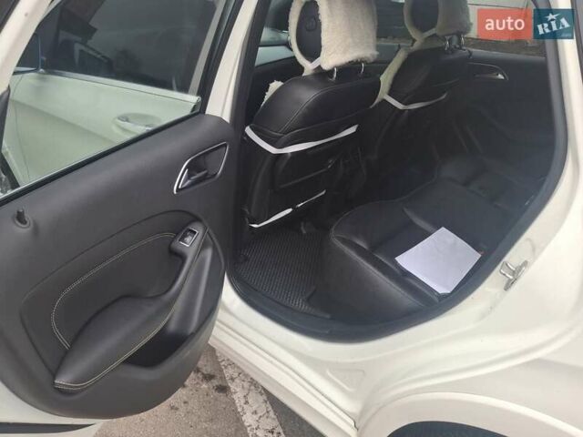 Белый Мерседес Б-класс, объемом двигателя 0 л и пробегом 87 тыс. км за 11500 $, фото 13 на Automoto.ua