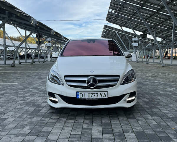 Мерседес Б-класс 2015 в Львове на Automoto.ua Белый Мерседес Б-класс, объемом двигателя 0 л и пробегом 83 тыс. км за 9800 $, фото 1 на Automoto.ua