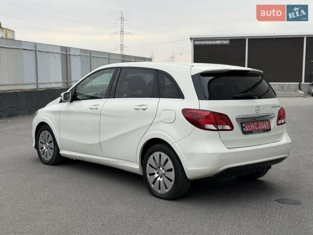 Белый Мерседес Б-класс, объемом двигателя 0 л и пробегом 115 тыс. км за 9000 $, фото 8 на Automoto.ua