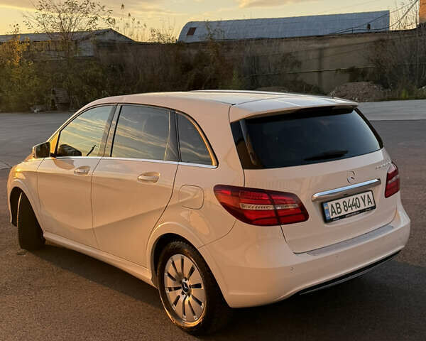 Белый Мерседес Б-класс, объемом двигателя 0 л и пробегом 81 тыс. км за 10950 $, фото 75 на Automoto.ua