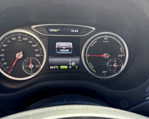 Белый Мерседес Б-класс, объемом двигателя 0 л и пробегом 105 тыс. км за 10900 $, фото 15 на Automoto.ua