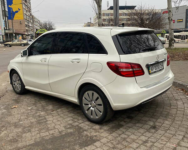 Білий Мерседес Б-клас, об'ємом двигуна 0 л та пробігом 113 тис. км за 10500 $, фото 15 на Automoto.ua