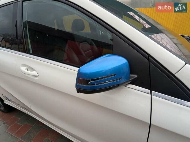 Білий Мерседес Б-клас, об'ємом двигуна 0 л та пробігом 134 тис. км за 10300 $, фото 10 на Automoto.ua