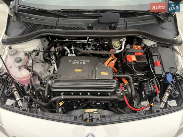 Білий Мерседес Б-клас, об'ємом двигуна 0 л та пробігом 54 тис. км за 11800 $, фото 26 на Automoto.ua