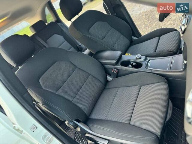 Белый Мерседес Б-класс, объемом двигателя 0 л и пробегом 82 тыс. км за 9800 $, фото 46 на Automoto.ua