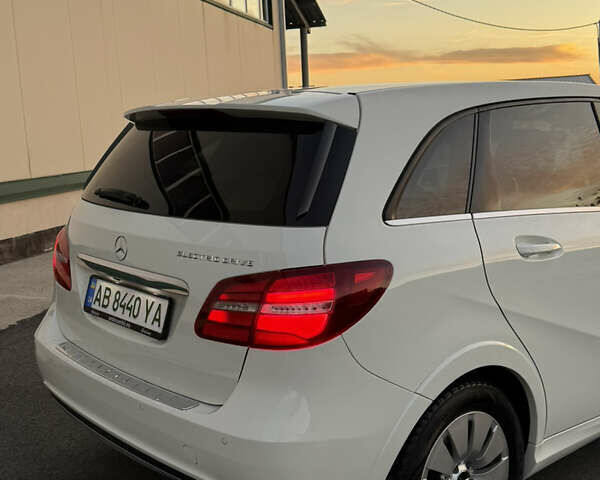 Белый Мерседес Б-класс, объемом двигателя 0 л и пробегом 81 тыс. км за 10950 $, фото 32 на Automoto.ua