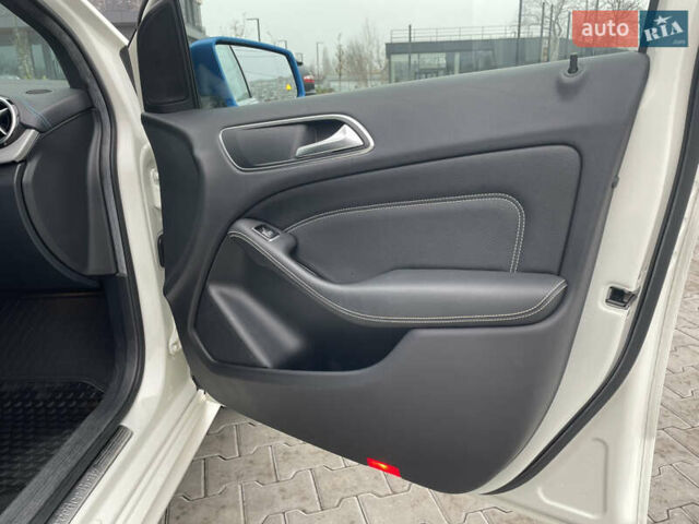 Белый Мерседес Б-класс, объемом двигателя 0 л и пробегом 103 тыс. км за 9500 $, фото 27 на Automoto.ua