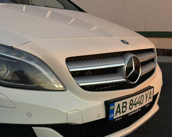 Белый Мерседес Б-класс, объемом двигателя 0 л и пробегом 81 тыс. км за 10950 $, фото 79 на Automoto.ua