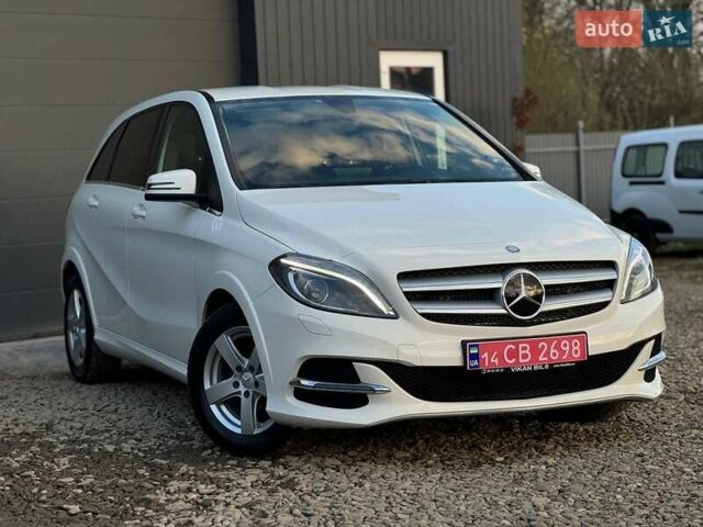 Белый Мерседес Б-класс, объемом двигателя 0 л и пробегом 82 тыс. км за 9800 $, фото 6 на Automoto.ua