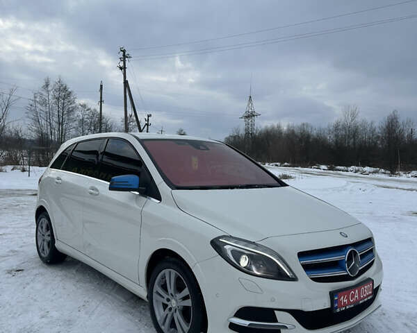 Белый Мерседес Б-класс, объемом двигателя 0 л и пробегом 90 тыс. км за 9650 $, фото 18 на Automoto.ua