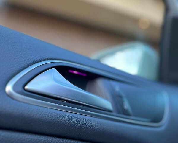 Белый Мерседес Б-класс, объемом двигателя 0 л и пробегом 170 тыс. км за 10500 $, фото 10 на Automoto.ua