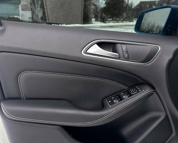 Белый Мерседес Б-класс, объемом двигателя 0 л и пробегом 90 тыс. км за 9650 $, фото 23 на Automoto.ua