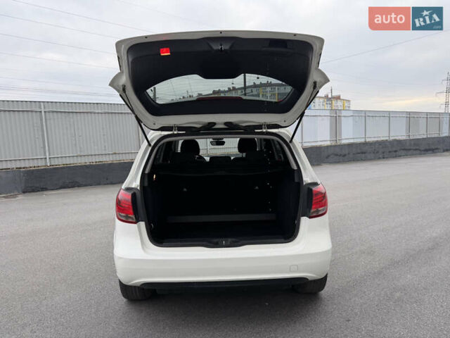 Белый Мерседес Б-класс, объемом двигателя 0 л и пробегом 115 тыс. км за 9000 $, фото 12 на Automoto.ua