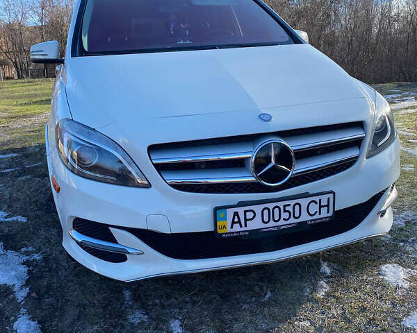 Білий Мерседес Б-клас, об'ємом двигуна 0 л та пробігом 113 тис. км за 10500 $, фото 2 на Automoto.ua