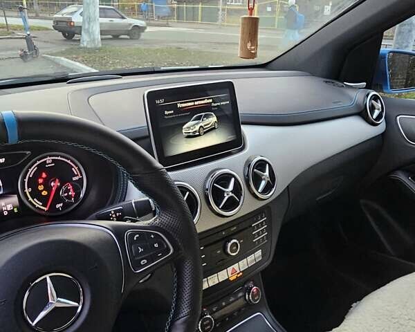 Белый Мерседес Б-класс, объемом двигателя 0 л и пробегом 86 тыс. км за 10800 $, фото 10 на Automoto.ua