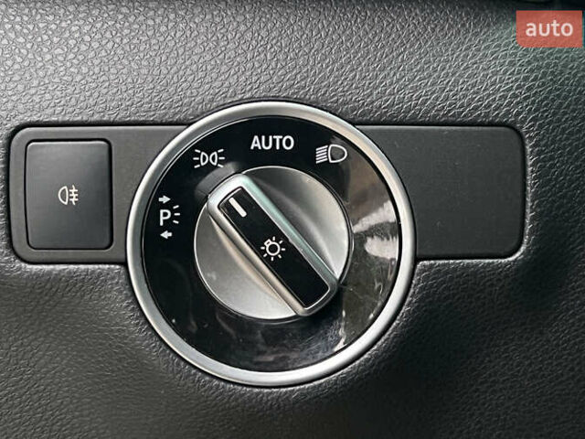 Белый Мерседес Б-класс, объемом двигателя 0 л и пробегом 146 тыс. км за 11700 $, фото 16 на Automoto.ua