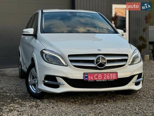 Белый Мерседес Б-класс, объемом двигателя 0 л и пробегом 82 тыс. км за 9800 $, фото 5 на Automoto.ua